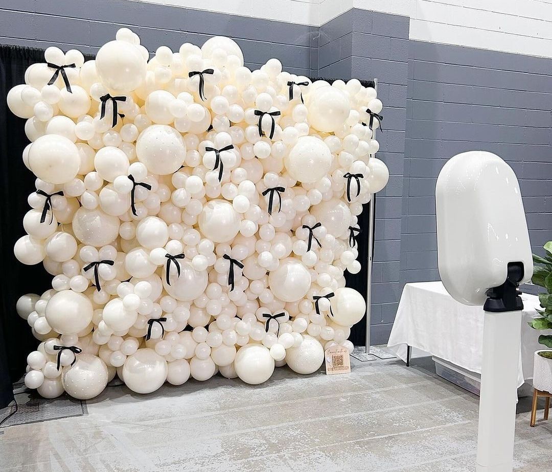 دیوار و بک دراپ